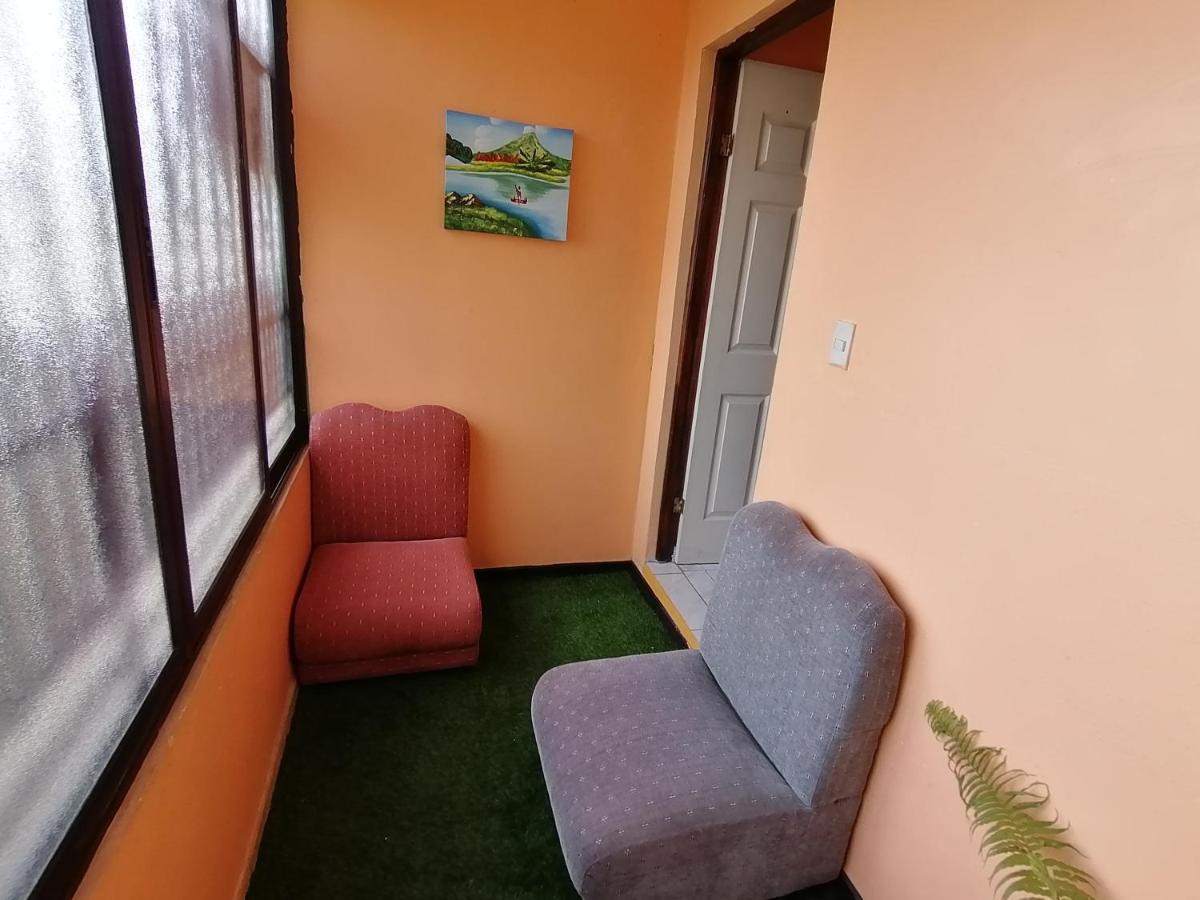 Marta'S Guesthouses, Apartamentos Con Entrada Autonoma Puerto Limon Exterior photo
