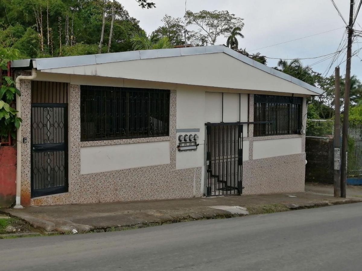 Marta'S Guesthouses, Apartamentos Con Entrada Autonoma Puerto Limon Exterior photo